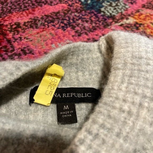 Banana Republic Soft Gray Knit Top - Picture 2 of 3